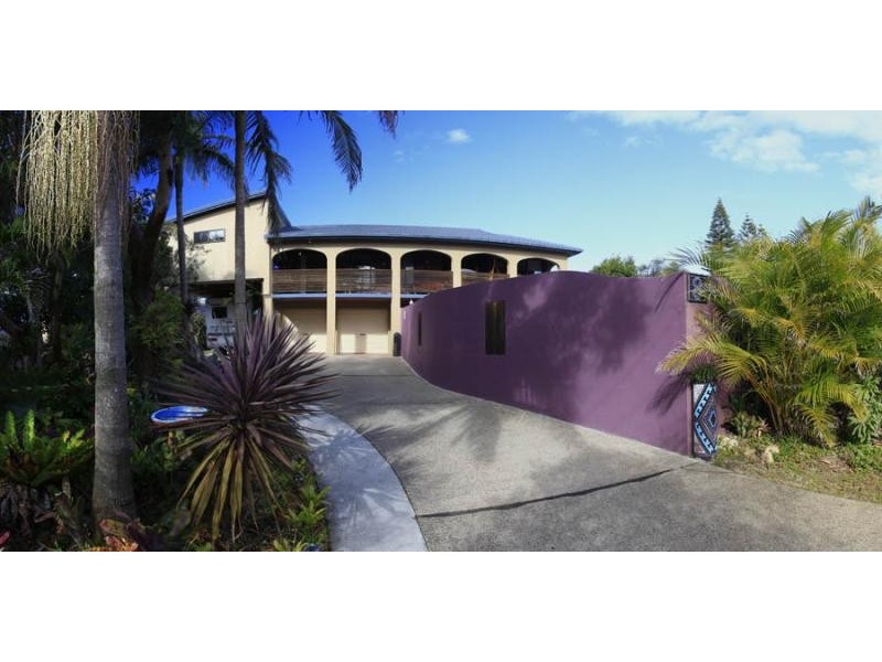 8 Croll St, Blueys Beach NSW 2428