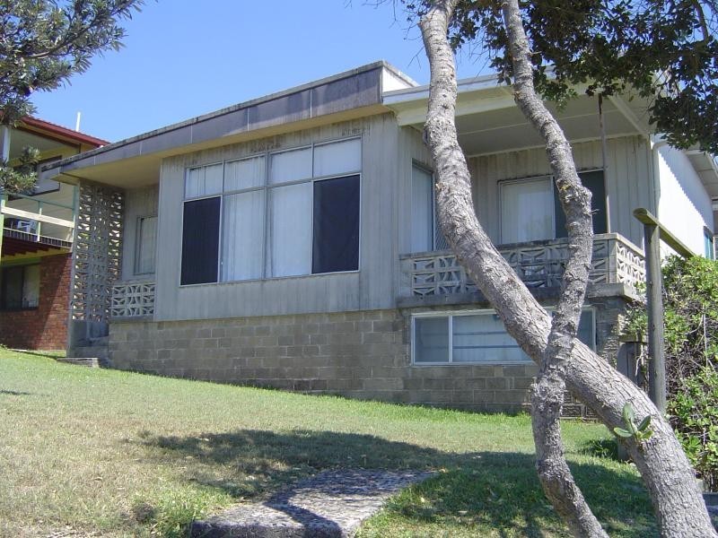 52 Newmans Ave, Blueys Beach NSW 2428