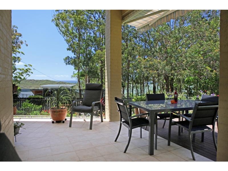 1 Scarfe  St, Smiths Lake NSW 2428