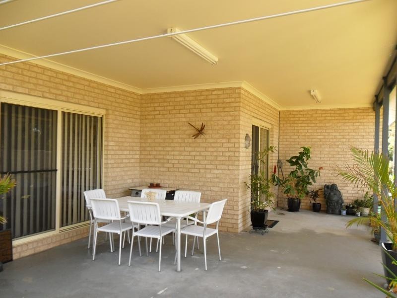 8 Wangaree St, Coomba Park NSW 2428