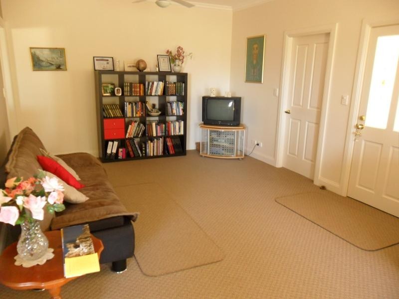 8 Wangaree St, Coomba Park NSW 2428