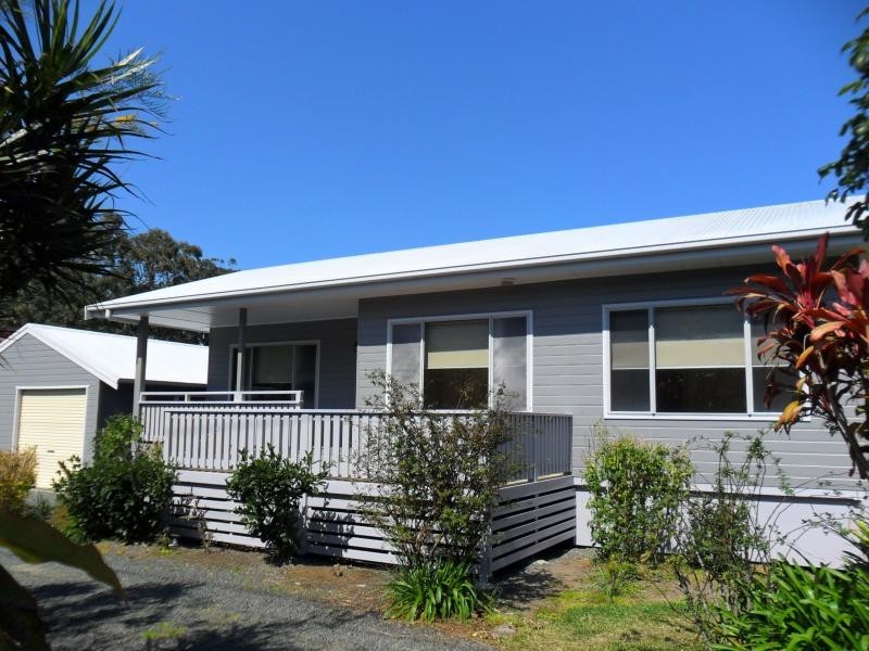 4 Tudor St, Smiths Lake NSW 2428
