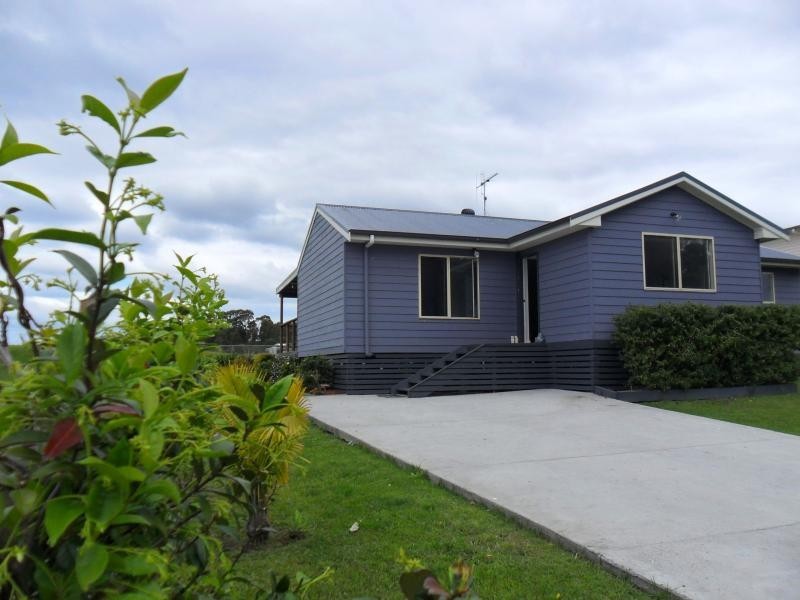 14 Wangaree St, Coomba Park NSW 2428