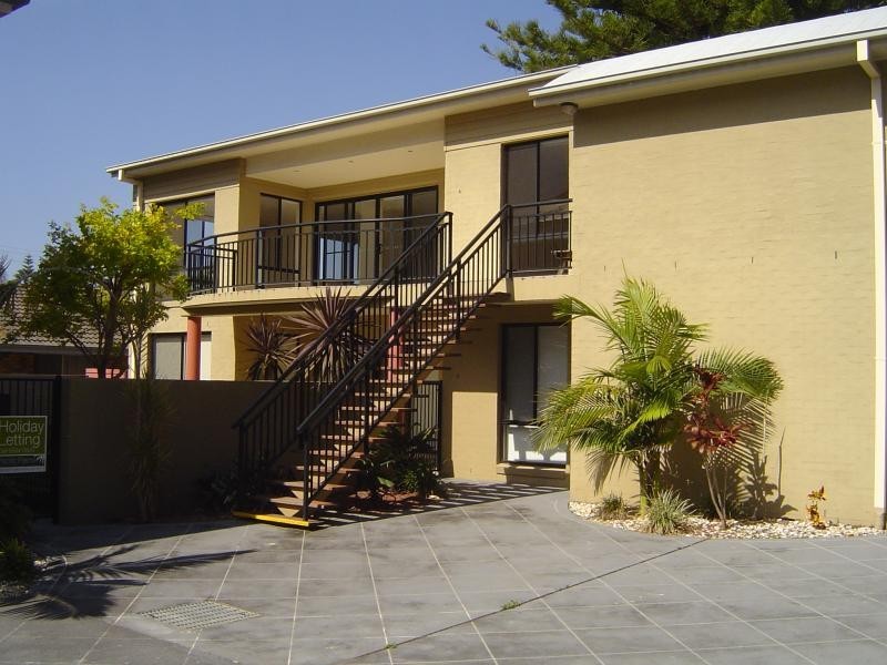 4/3 Moonah St, Boomerang Beach NSW 2428