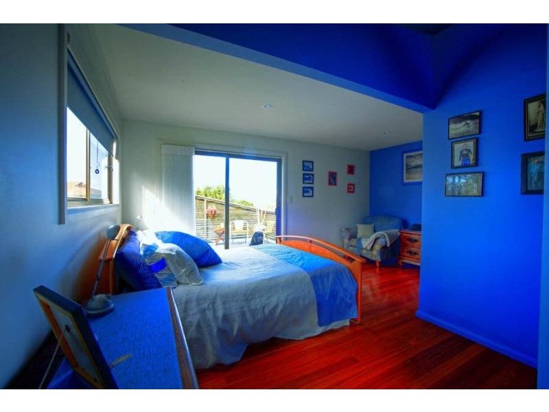 8 Croll St, Blueys Beach NSW 2428