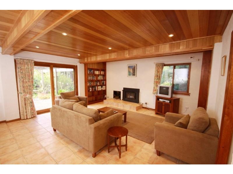 27 Lillian Sophia Pl, Coomba Bay NSW 2428