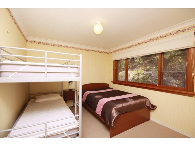 27 Lillian Sophia Pl, Coomba Bay NSW 2428