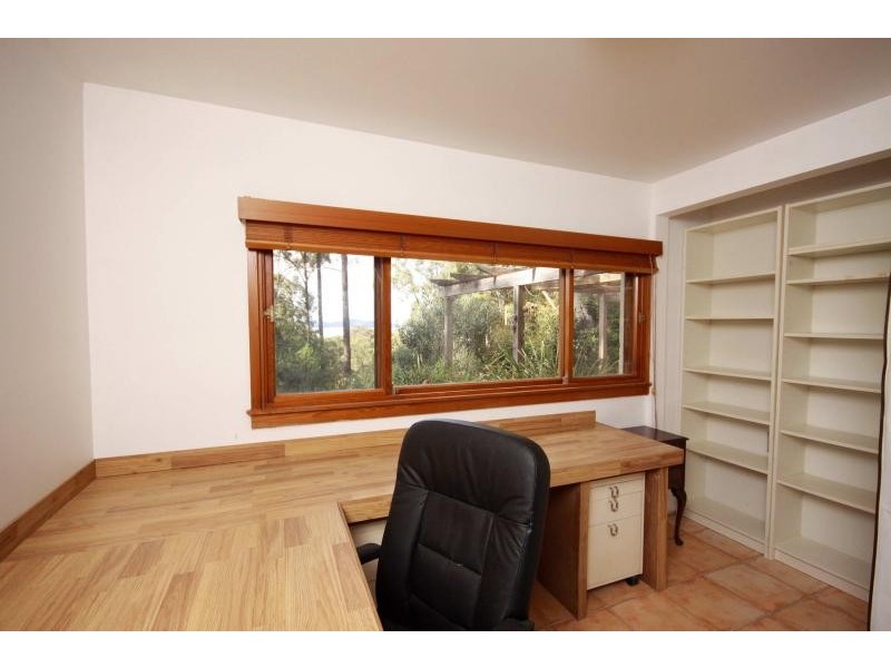 27 Lillian Sophia Pl, Coomba Bay NSW 2428