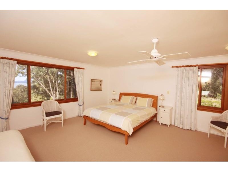 27 Lillian Sophia  Pl, Coomba Park NSW 2428