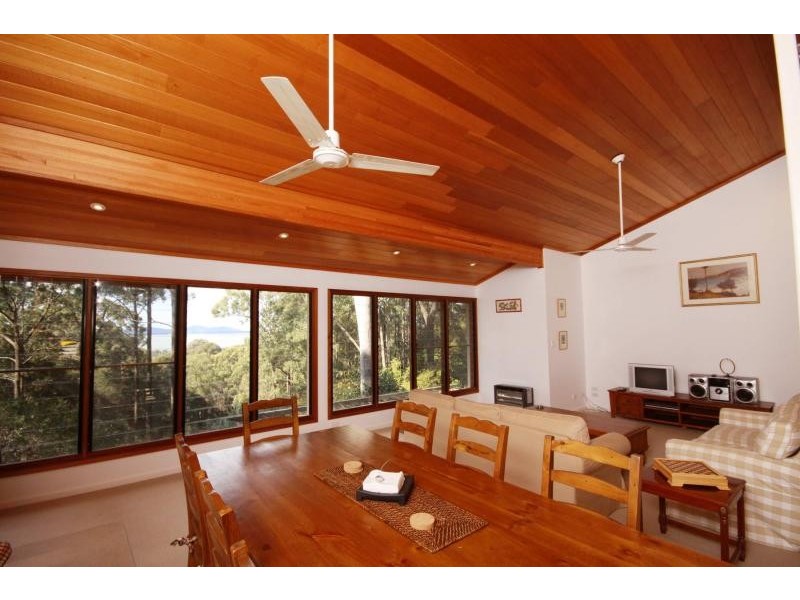 27 Lillian Sophia  Pl, Coomba Park NSW 2428