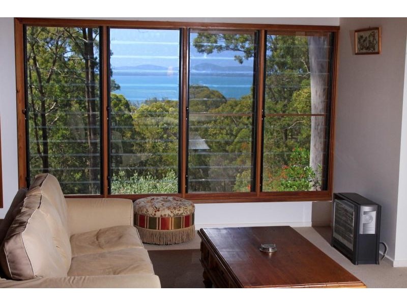 27 Lillian Sophia  Pl, Coomba Park NSW 2428