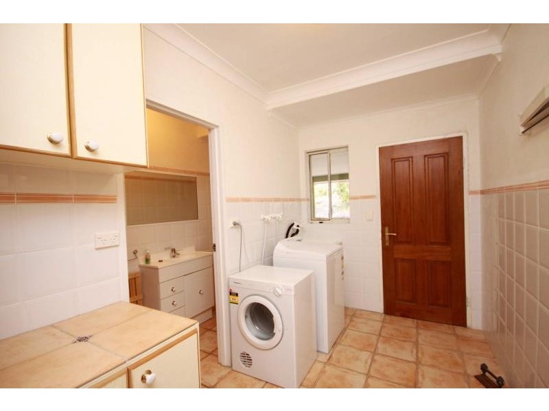 27 Lillian Sophia  Pl, Coomba Park NSW 2428