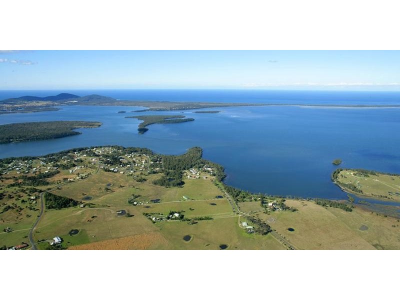 42 Warralong  St, Coomba Park NSW 2428