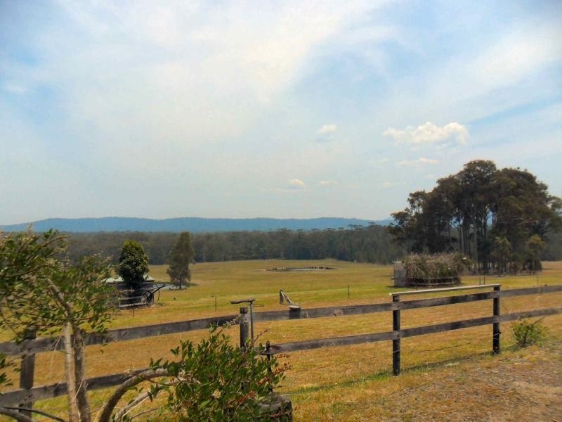 27 Aroona  St, Coomba Park NSW 2428