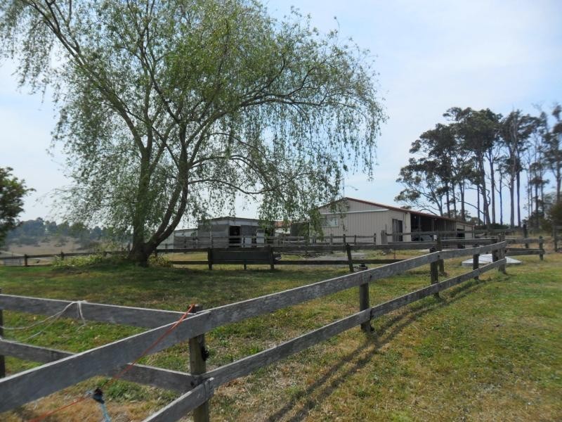 27 Aroona  St, Coomba Park NSW 2428