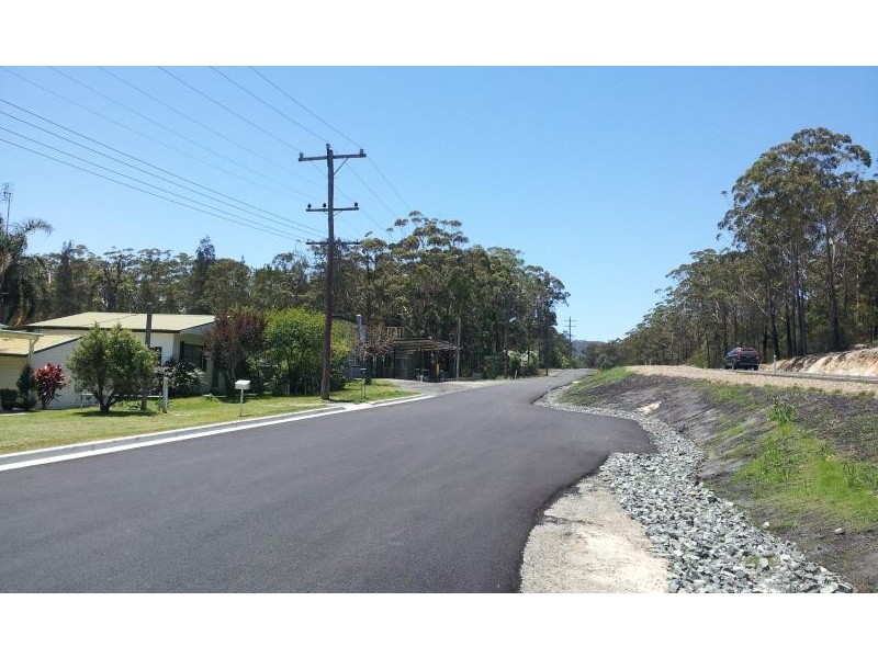 203 Charlotte Bay St, Pacific Palms NSW 2428
