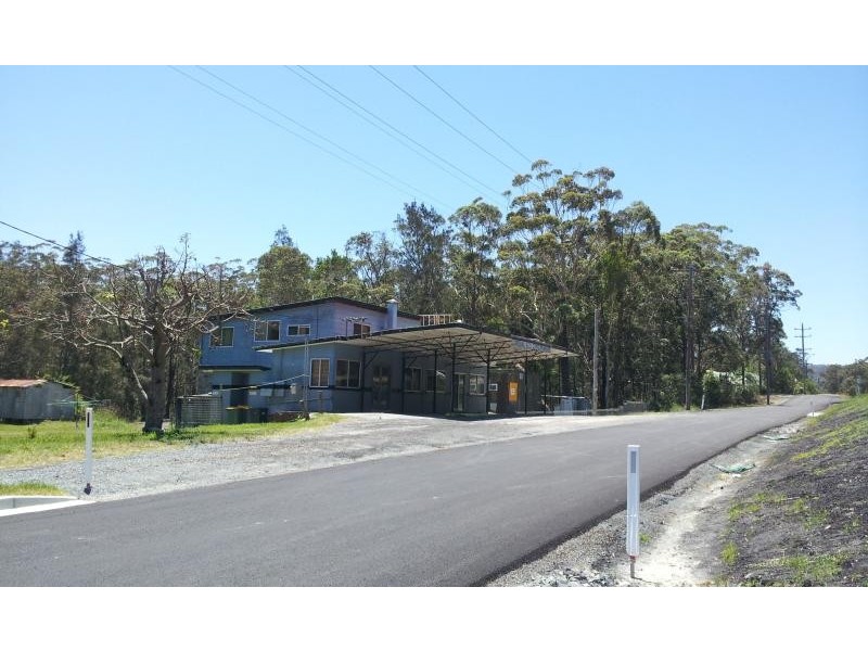 203 Charlotte Bay St, Pacific Palms NSW 2428