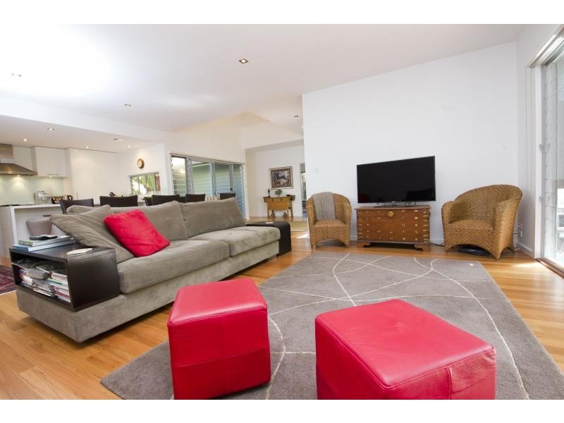 30 Lakeside Cres, Elizabeth Beach NSW 2428