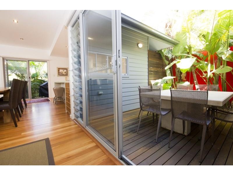 30 Lakeside Cres, Elizabeth Beach NSW 2428