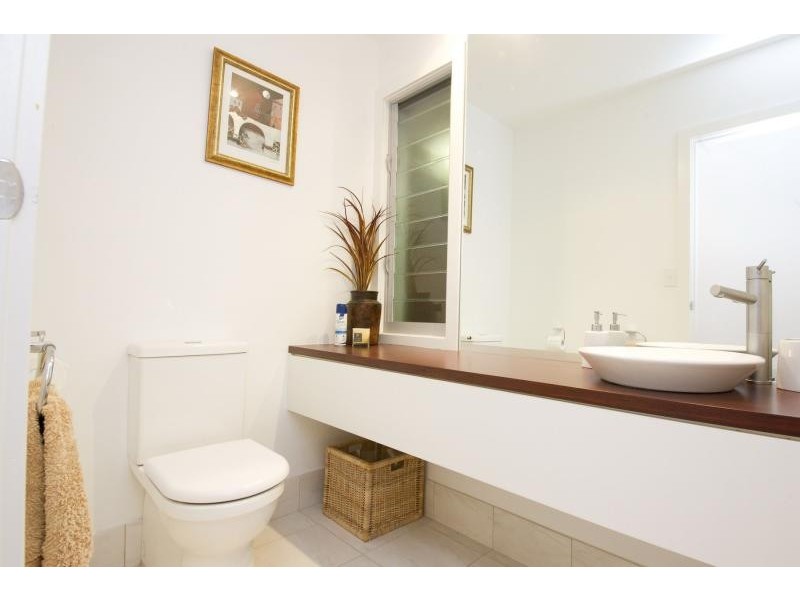 30 Lakeside Cres, Elizabeth Beach NSW 2428