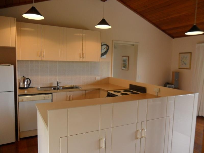 8 Yarran Pl, Coomba Park NSW 2428