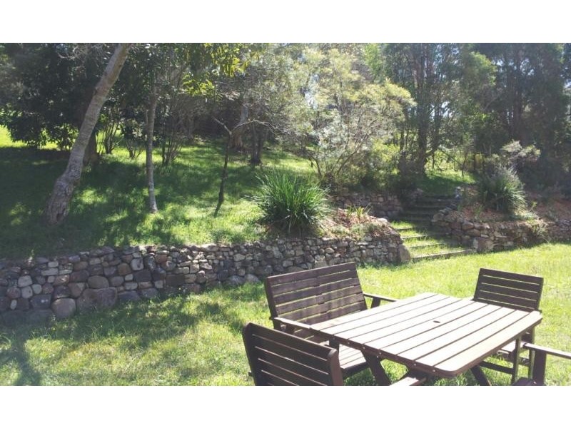 8 Yarran Pl, Coomba Park NSW 2428