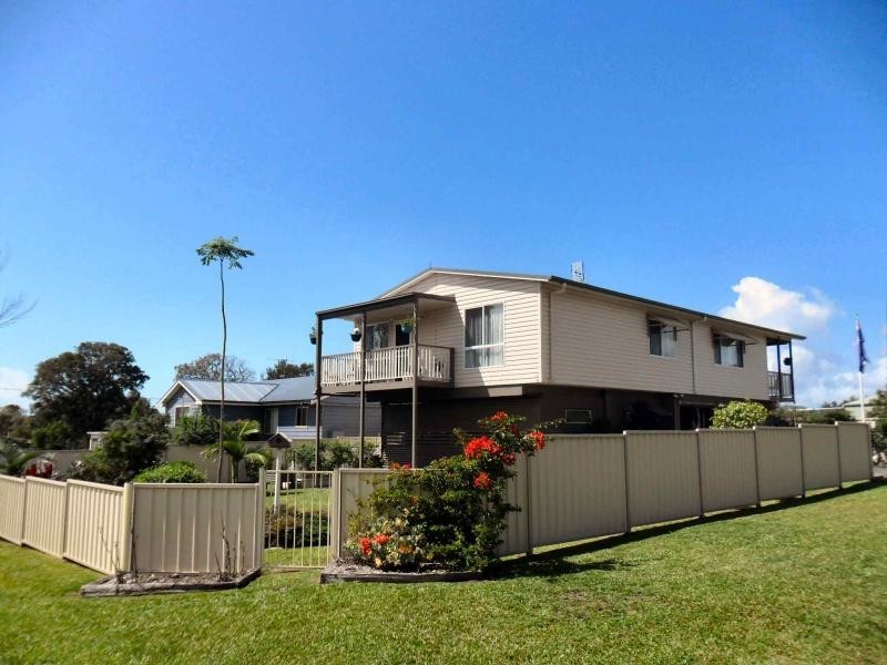 12 Wangaree  St, Coomba Park NSW 2428