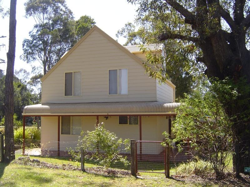 14 Yallambee St, Coomba Park NSW 2428