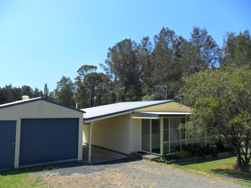 19 Wangaree St, Coomba Park NSW 2428