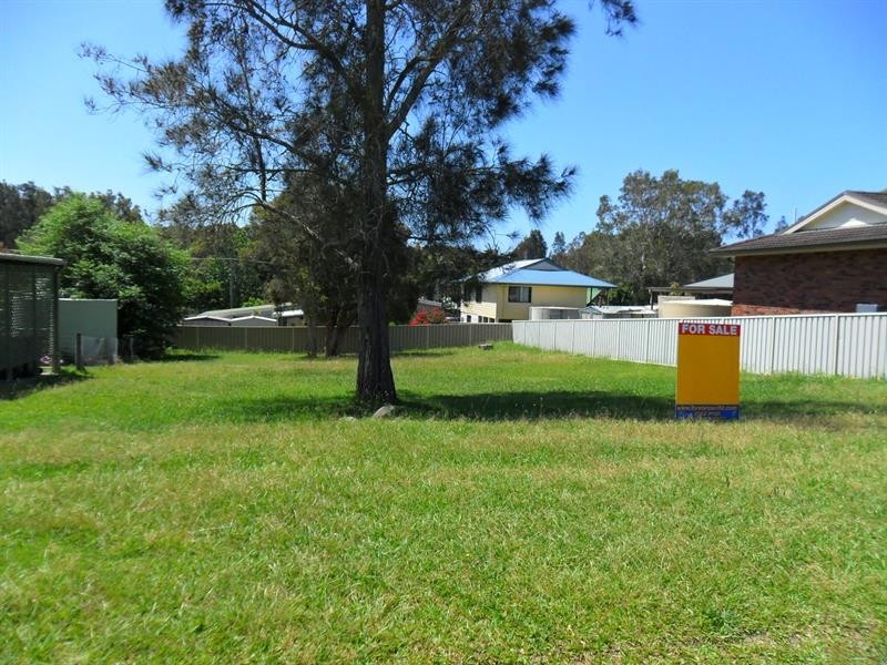 27 Wangaree St, Coomba Park NSW 2428