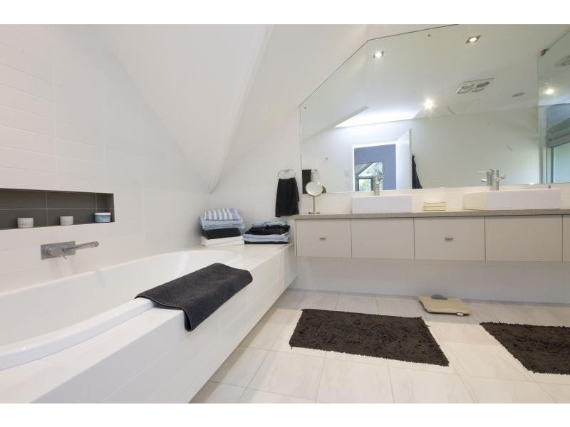 30 Lakeside Cres, Pacific Palms NSW 2428