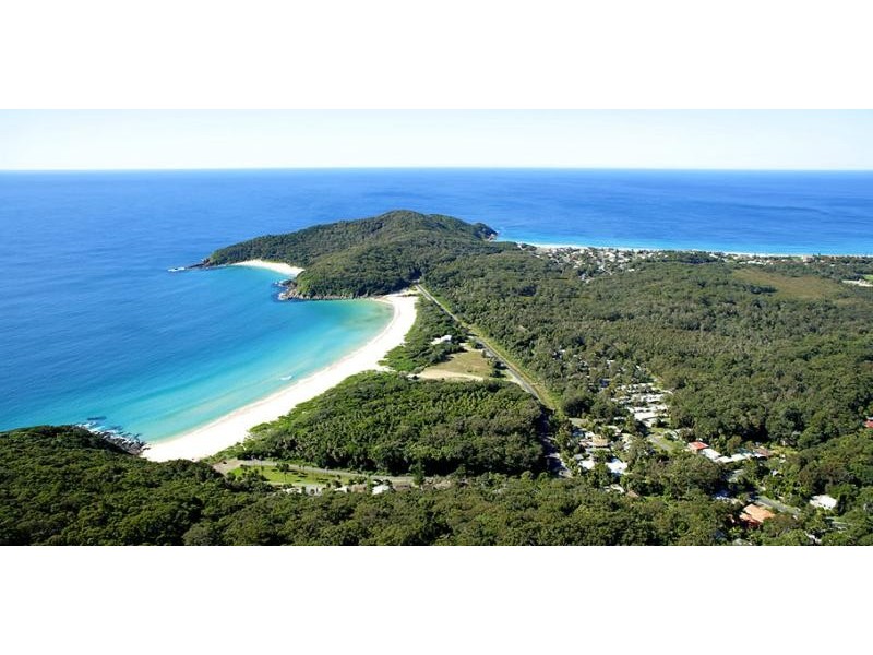 30 Lakeside Cres, Pacific Palms NSW 2428