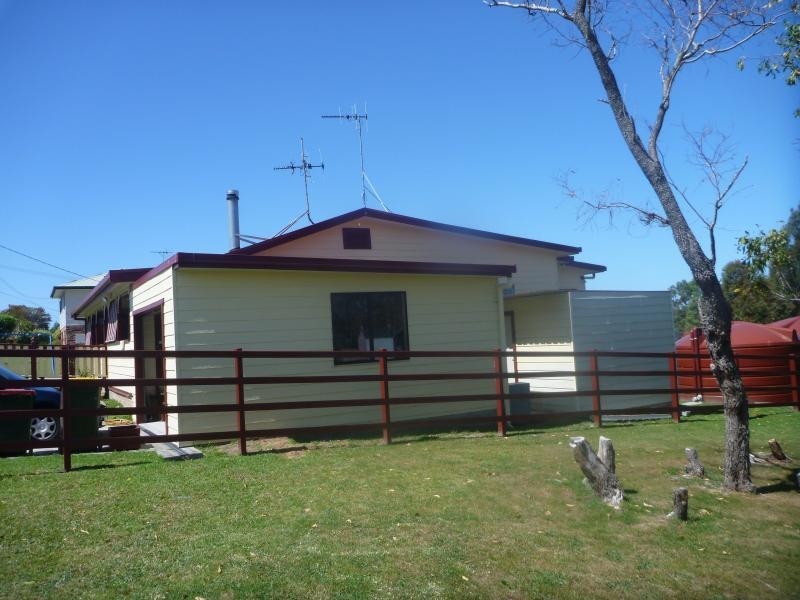 2 Burrunjurra  Ave, Coomba Park NSW 2428