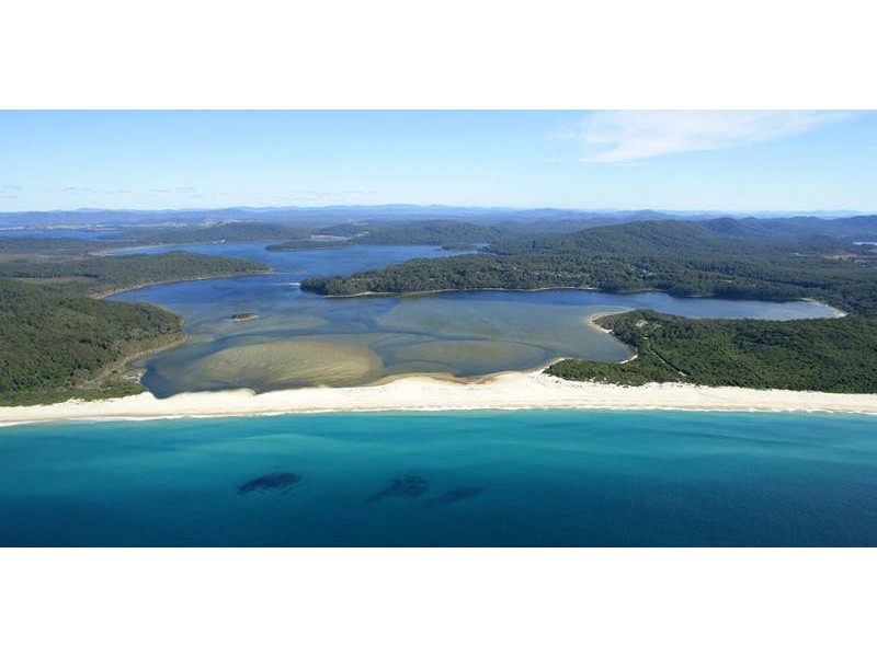 16 Crown Cl, Smiths Lake NSW 2428