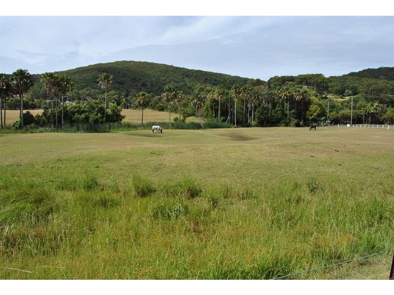 4 Carmona Lane, Forster NSW 2428