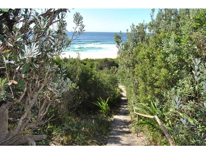 17 Coast Ave, Pacific Palms NSW 2428