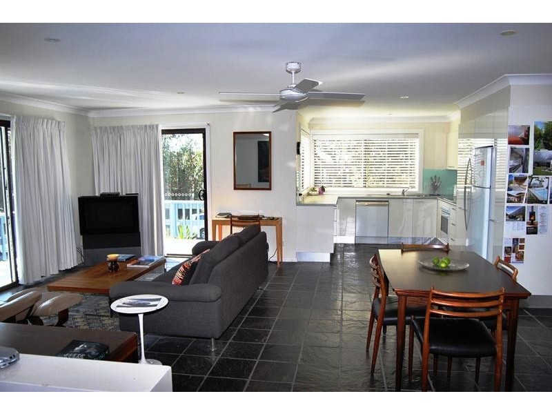 17 Coast Ave, Pacific Palms NSW 2428
