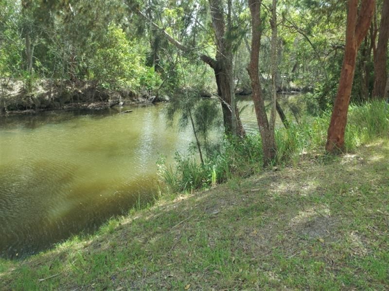 216 Charlotte Bay St, Charlotte Bay NSW 2428