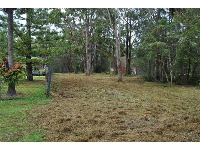 216 Charlotte Bay St, Charlotte Bay NSW 2428