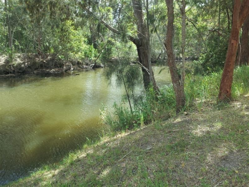 216 Charlotte Bay St, Charlotte Bay NSW 2428