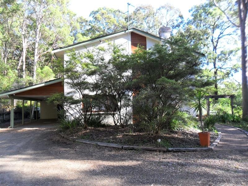 27 Lillian Sophia Pl, Coomba Bay NSW 2428