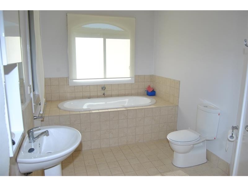 115 Newmans Ave, Blueys Beach NSW 2428