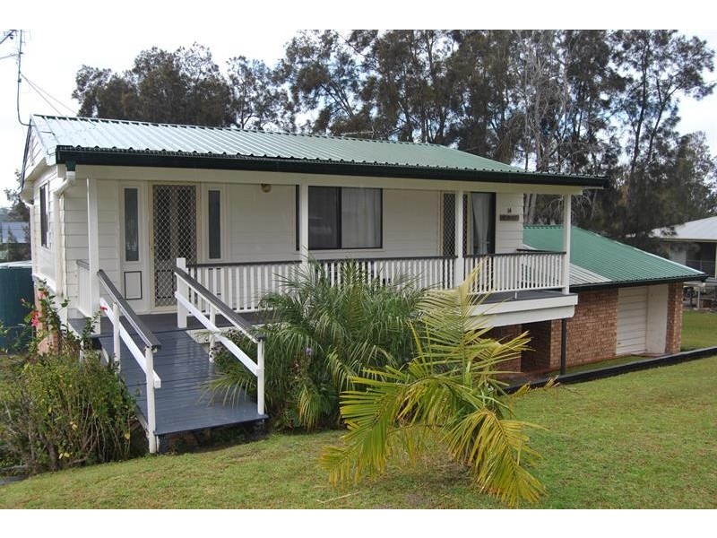 14 Warralong St, Coomba Park NSW 2428