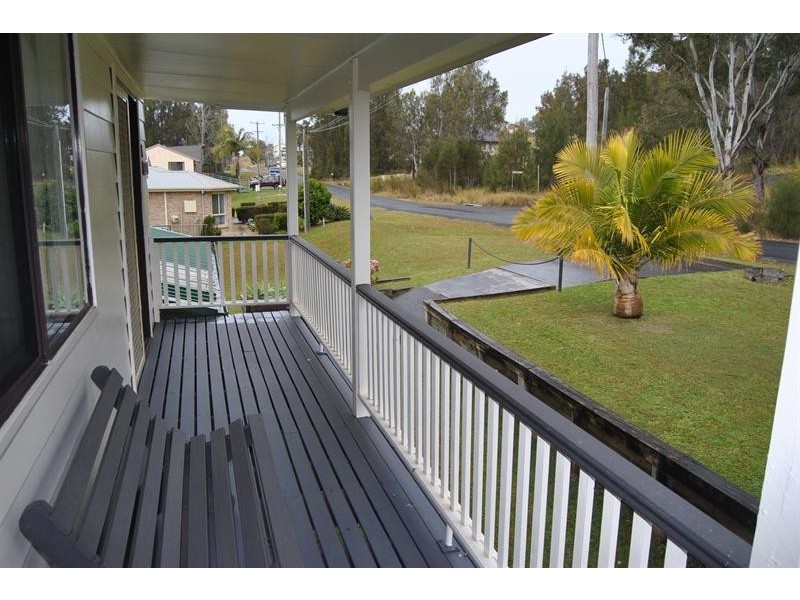 14 Warralong St, Coomba Park NSW 2428