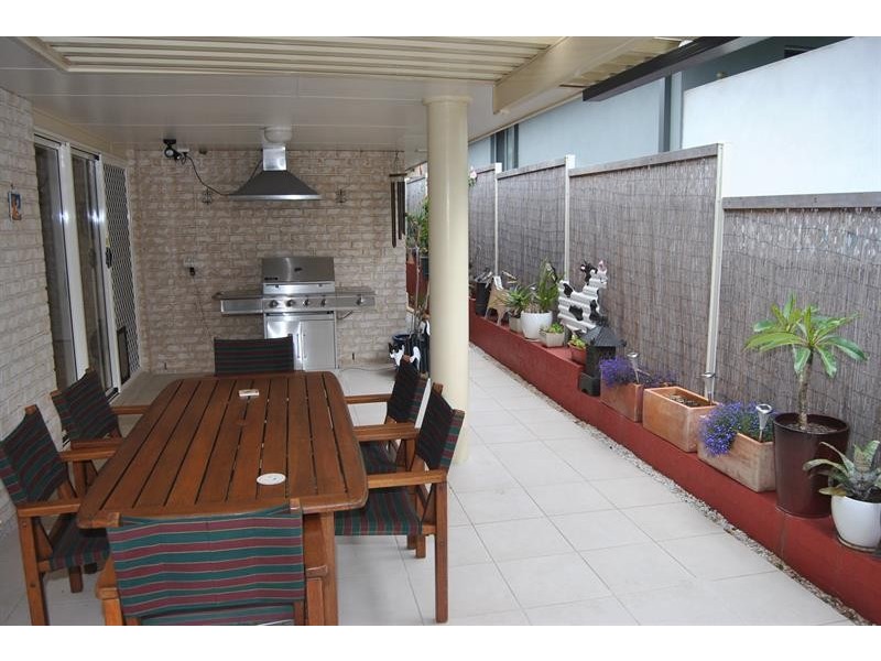 2/24 Pioneer Dr, Forster NSW 2428