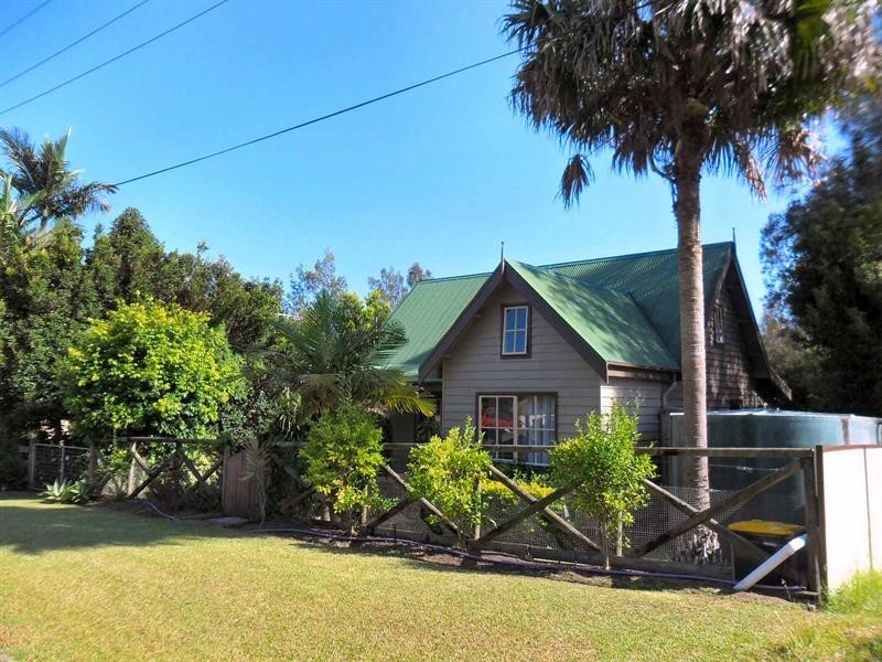 33 Kamarooka  St, Coomba Park NSW 2428