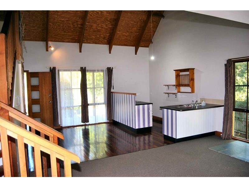 33 Kamarooka  St, Coomba Park NSW 2428