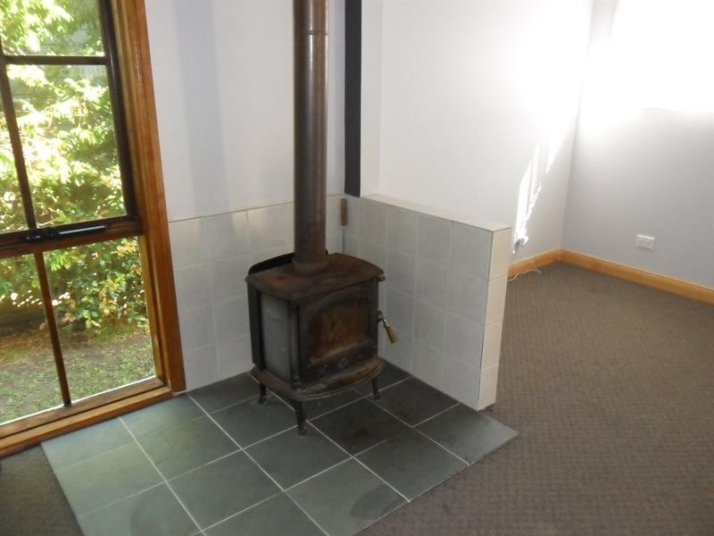 33 Kamarooka  St, Coomba Park NSW 2428