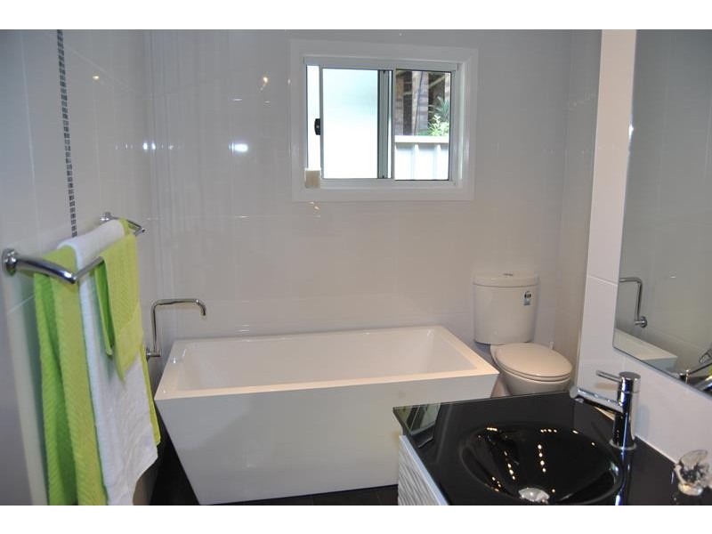 10 Harcourt Cres, Smiths Lake NSW 2428