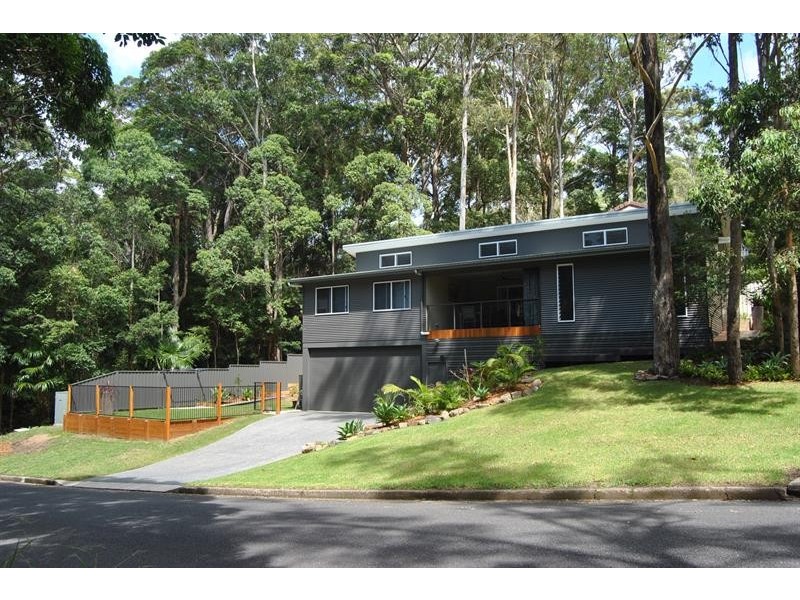 10 Harcourt Cres, Smiths Lake NSW 2428